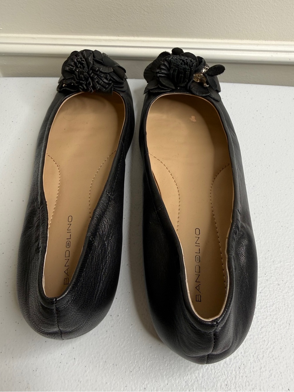 Women’s Bandolino Black Floral Embellishment Faux Leather Ballet Flats, sz 7 - Picture 6 of 11
